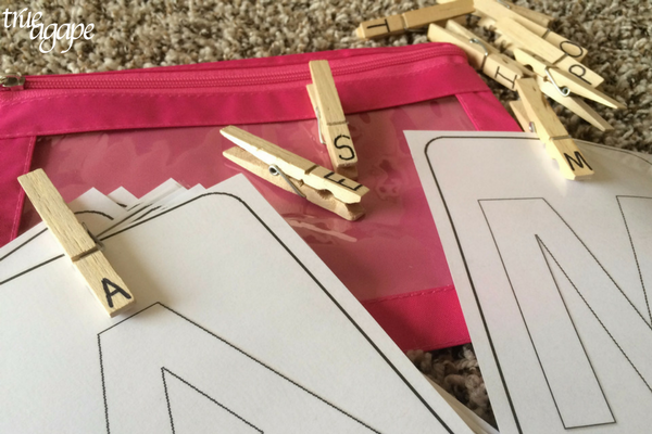 10 Toddler Busy Bags For Traveling- letter card and clothes pin match